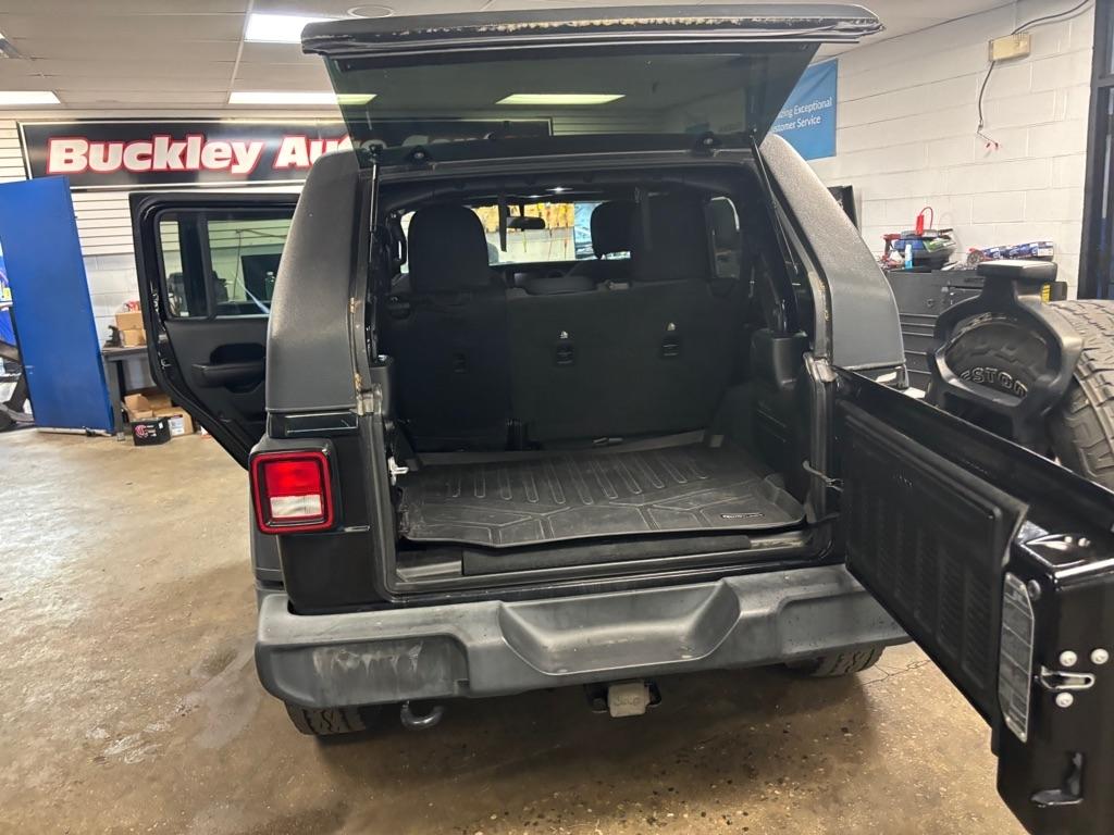 Jeep Wrangler Unlimited Sport 2018