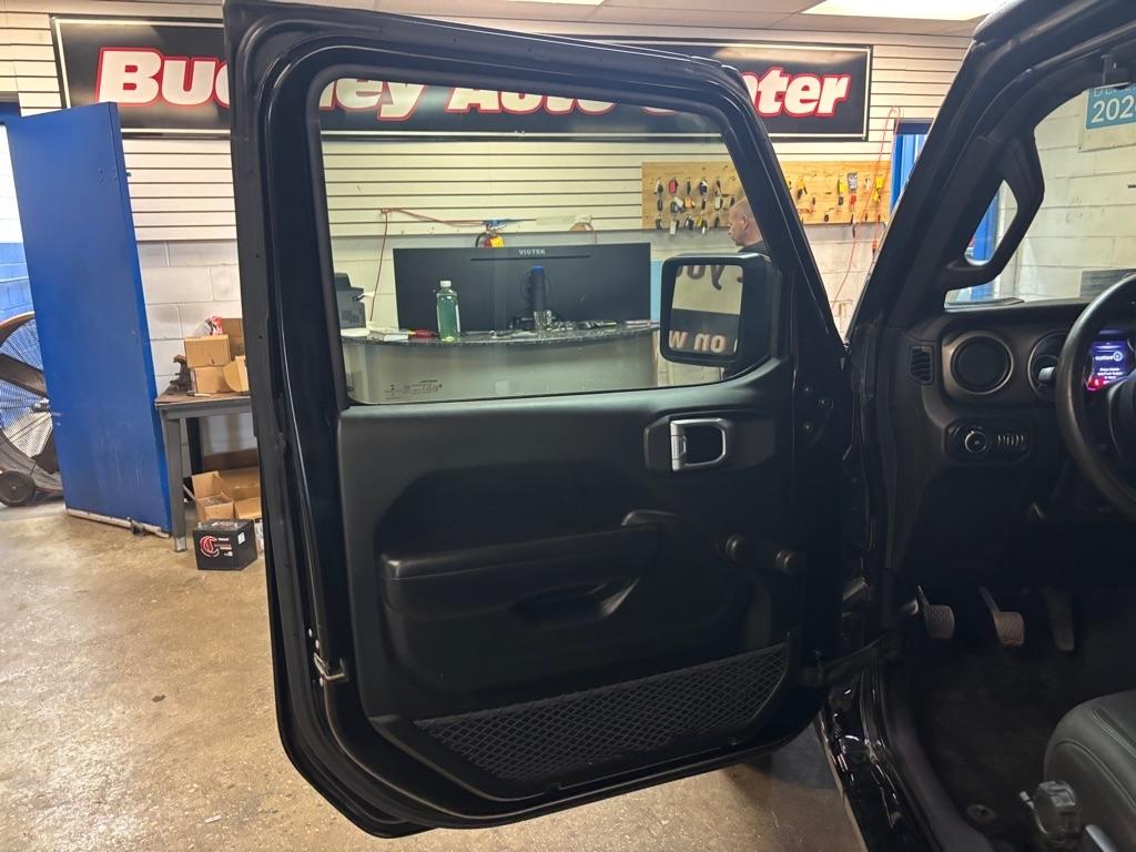 Jeep Wrangler Unlimited Sport 2018