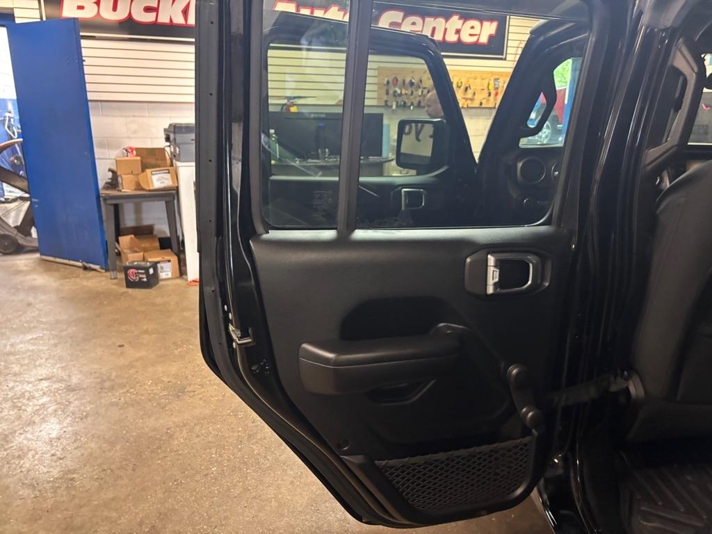 Jeep Wrangler Unlimited Sport 2018