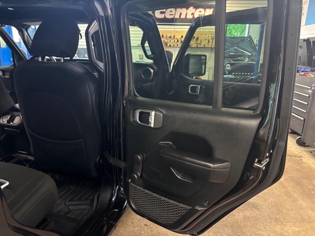 Jeep Wrangler Unlimited Sport 2018