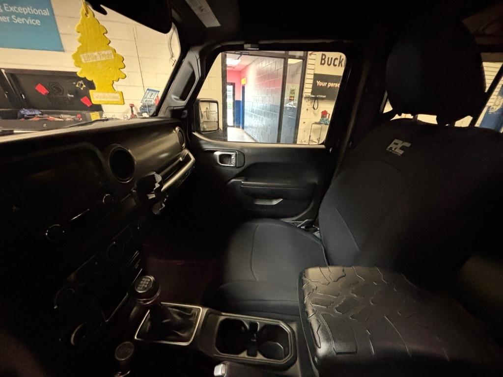 Jeep Wrangler Unlimited Sport 2018