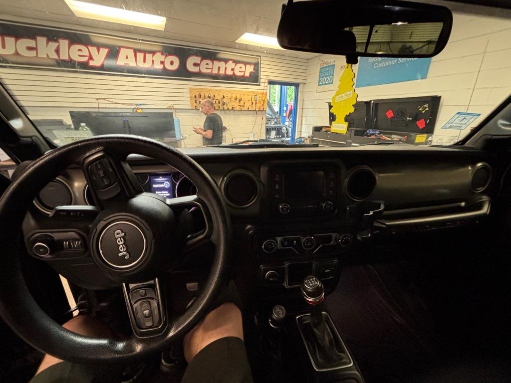 Jeep Wrangler Unlimited Sport 2018
