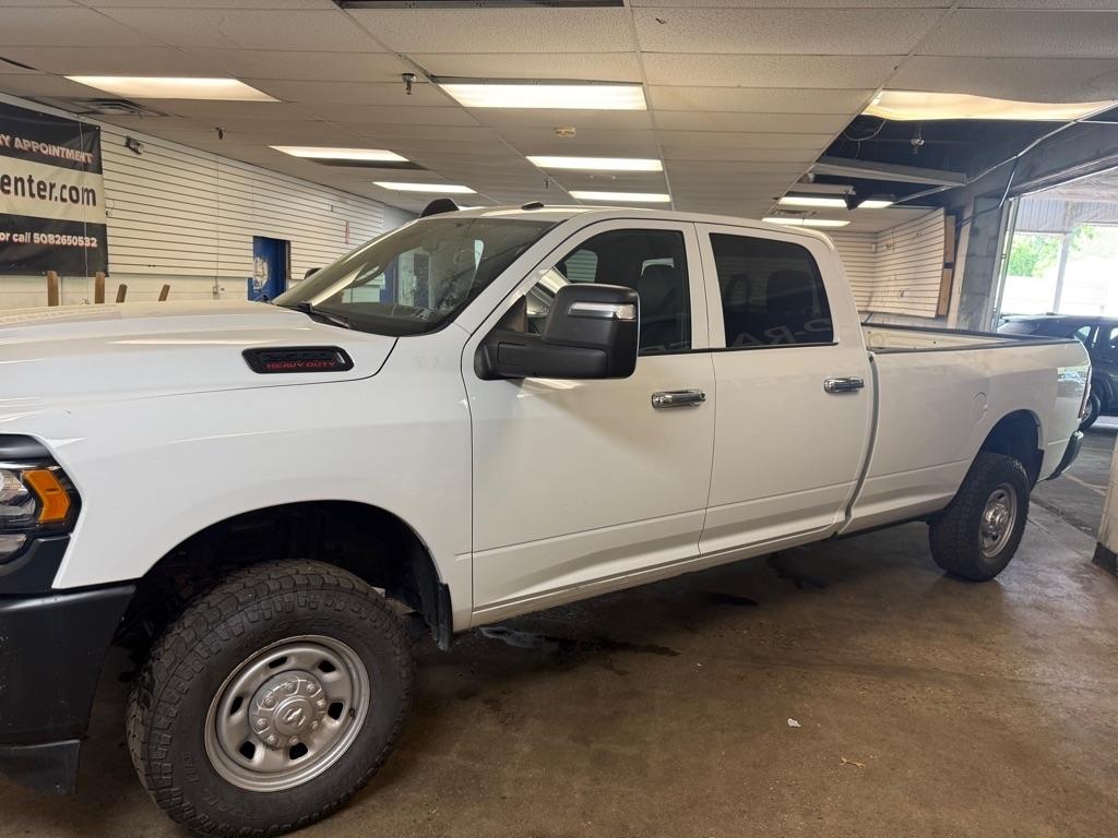 RAM 2500 Tradesman Crew Cab LWB 4WD 2023