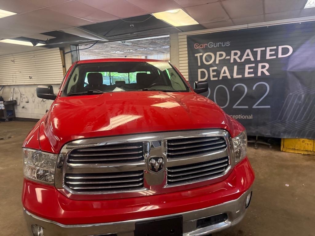 RAM 1500 SLT Quad Cab 4WD 2016
