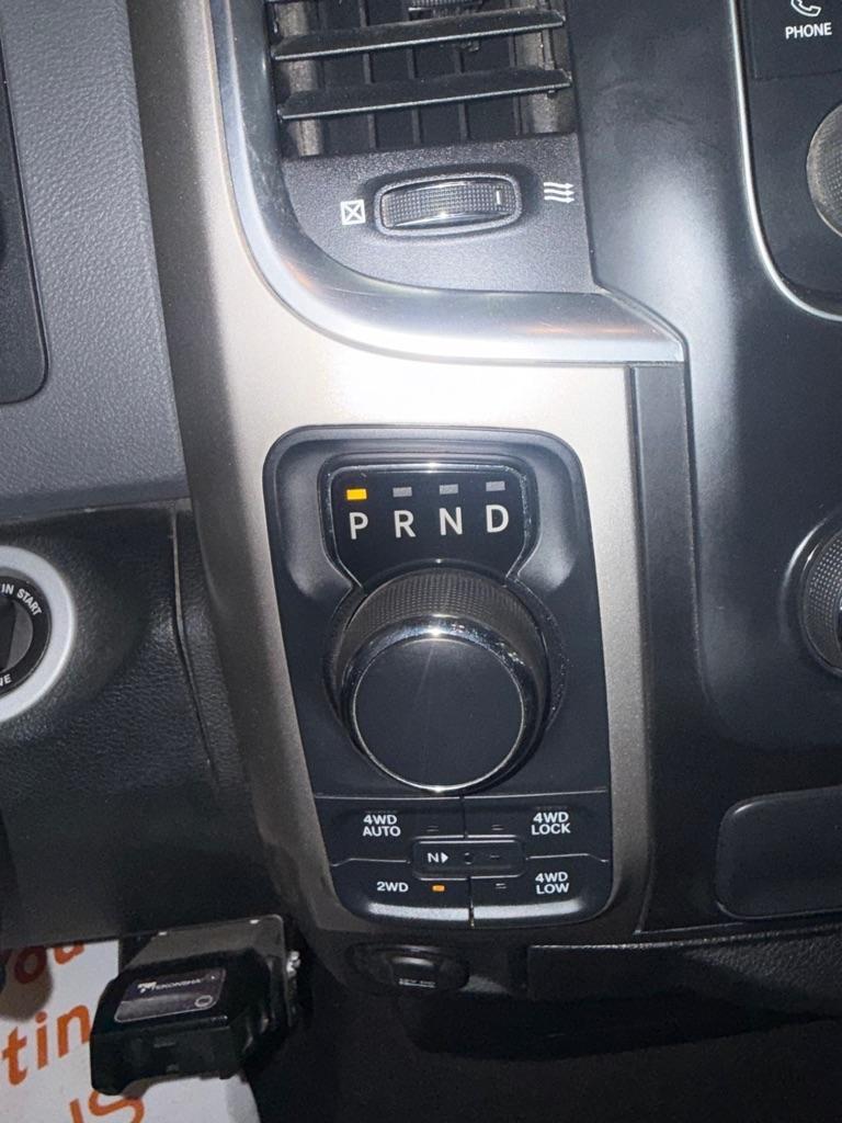 RAM 1500 SLT Quad Cab 4WD 2016
