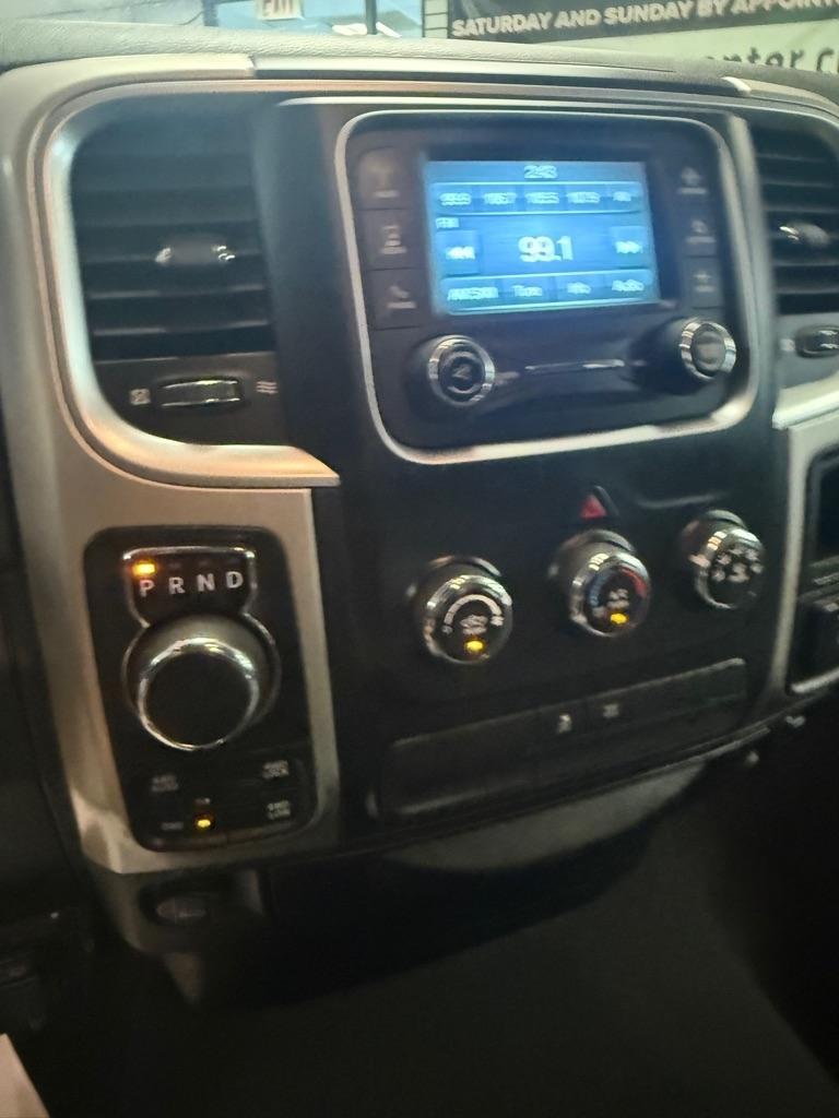 RAM 1500 SLT Quad Cab 4WD 2016