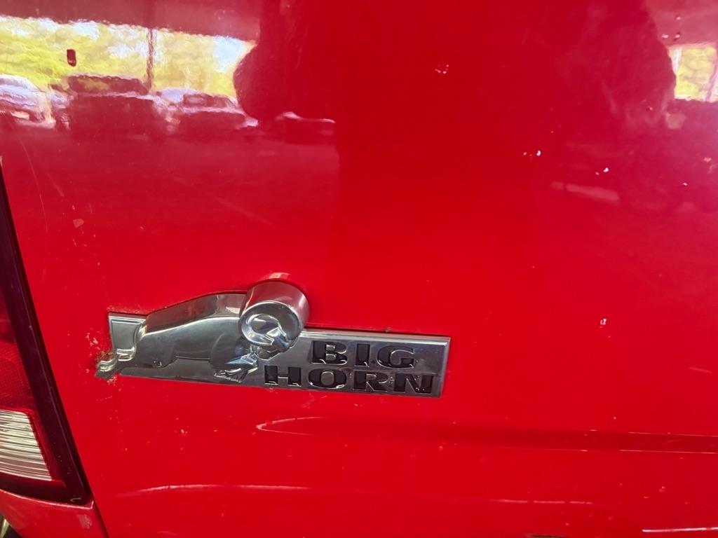 RAM 1500 SLT Quad Cab 4WD 2016