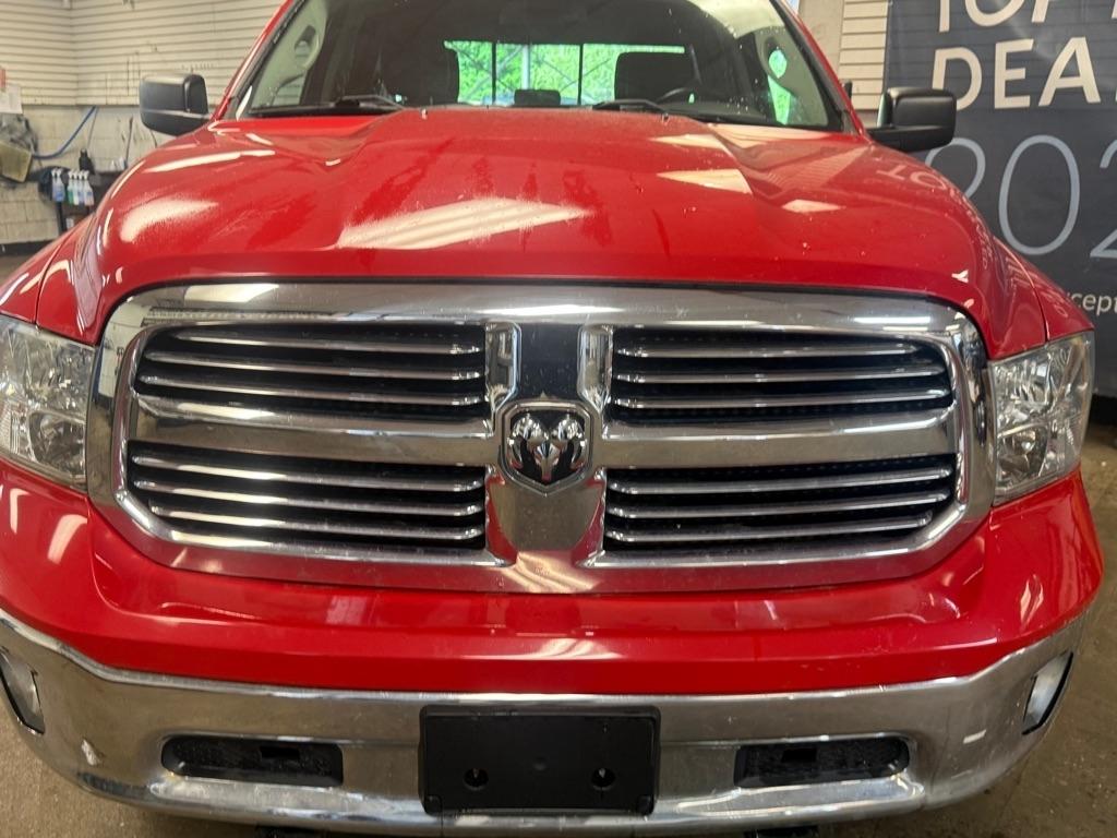 RAM 1500 SLT Quad Cab 4WD 2016