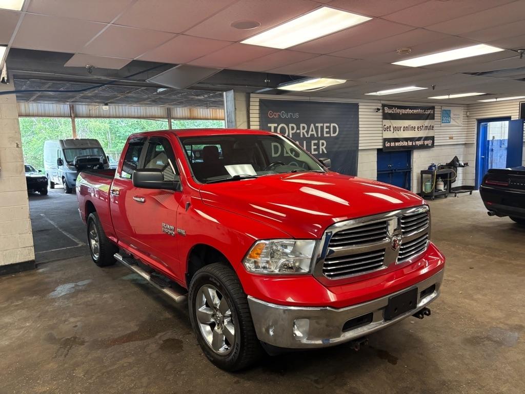 RAM 1500 SLT Quad Cab 4WD 2016