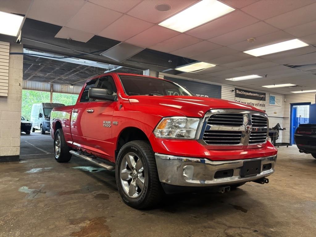 RAM 1500 SLT Quad Cab 4WD 2016