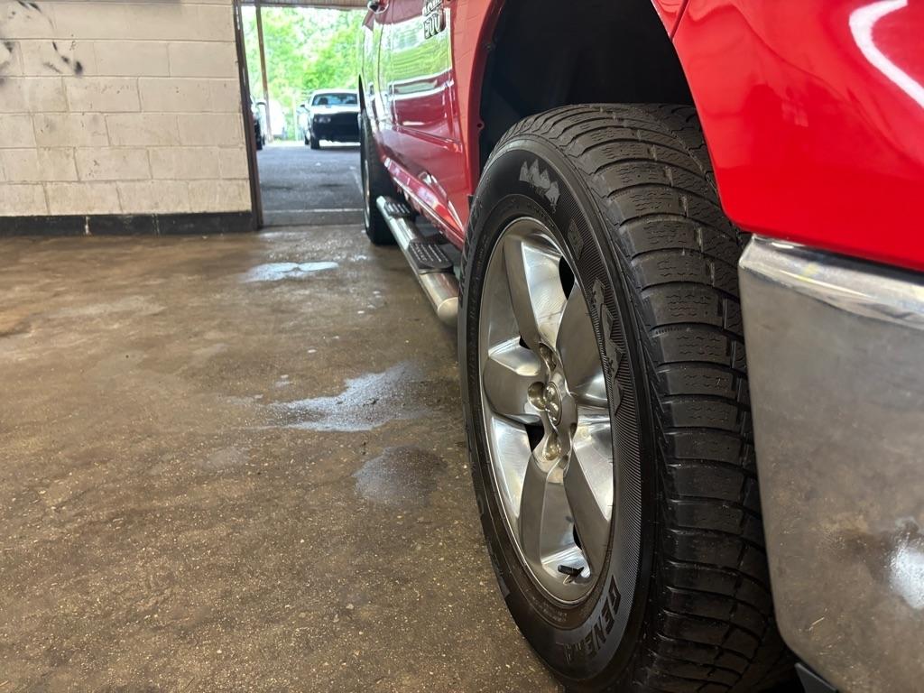 RAM 1500 SLT Quad Cab 4WD 2016