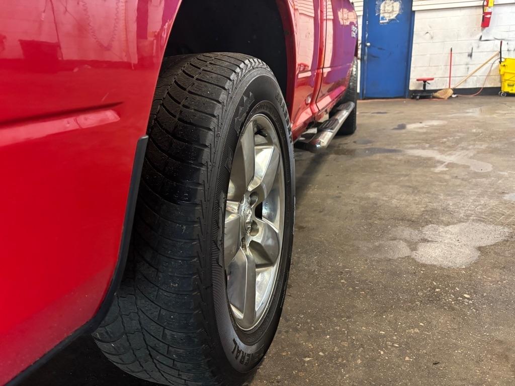 RAM 1500 SLT Quad Cab 4WD 2016