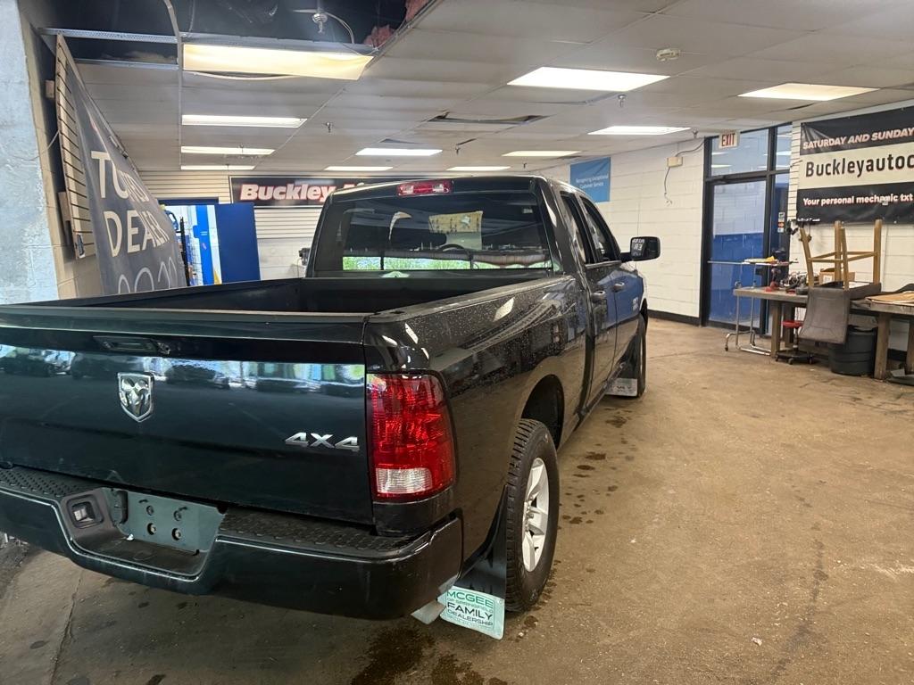 RAM 1500 Tradesman Quad Cab 4WD 2018