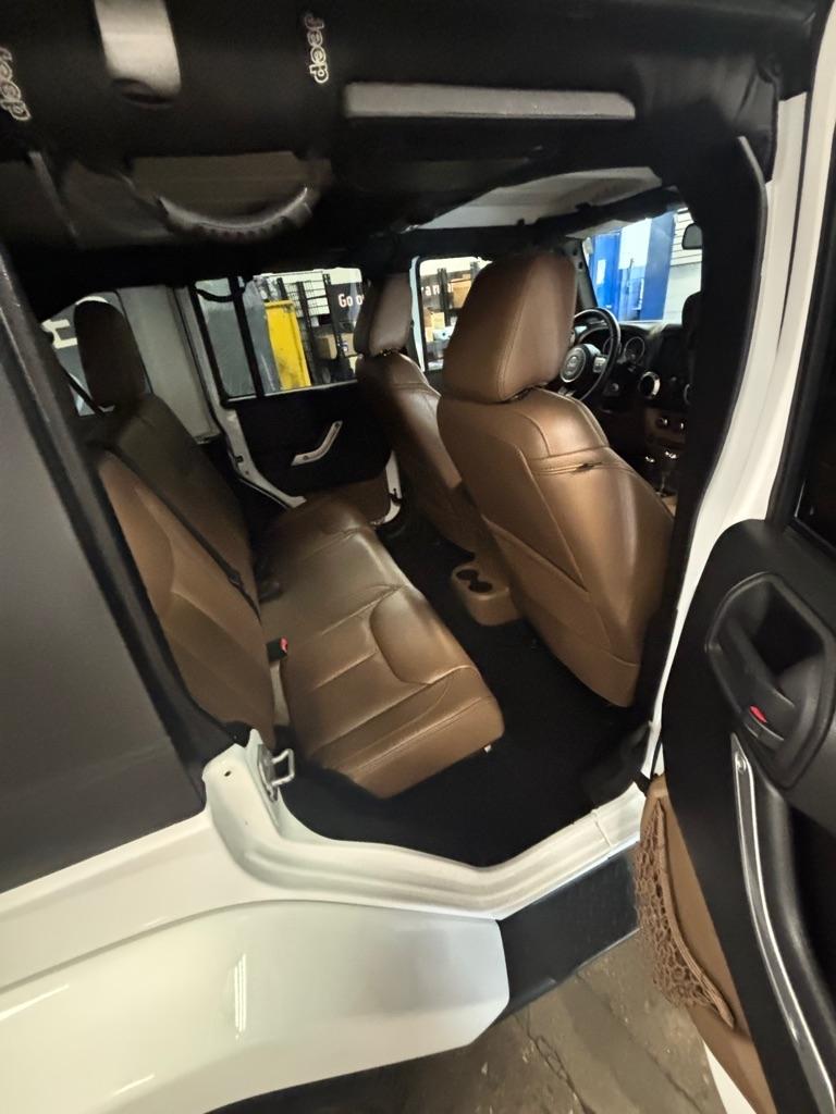 Jeep Wrangler Unlimited Sahara 4WD 2015