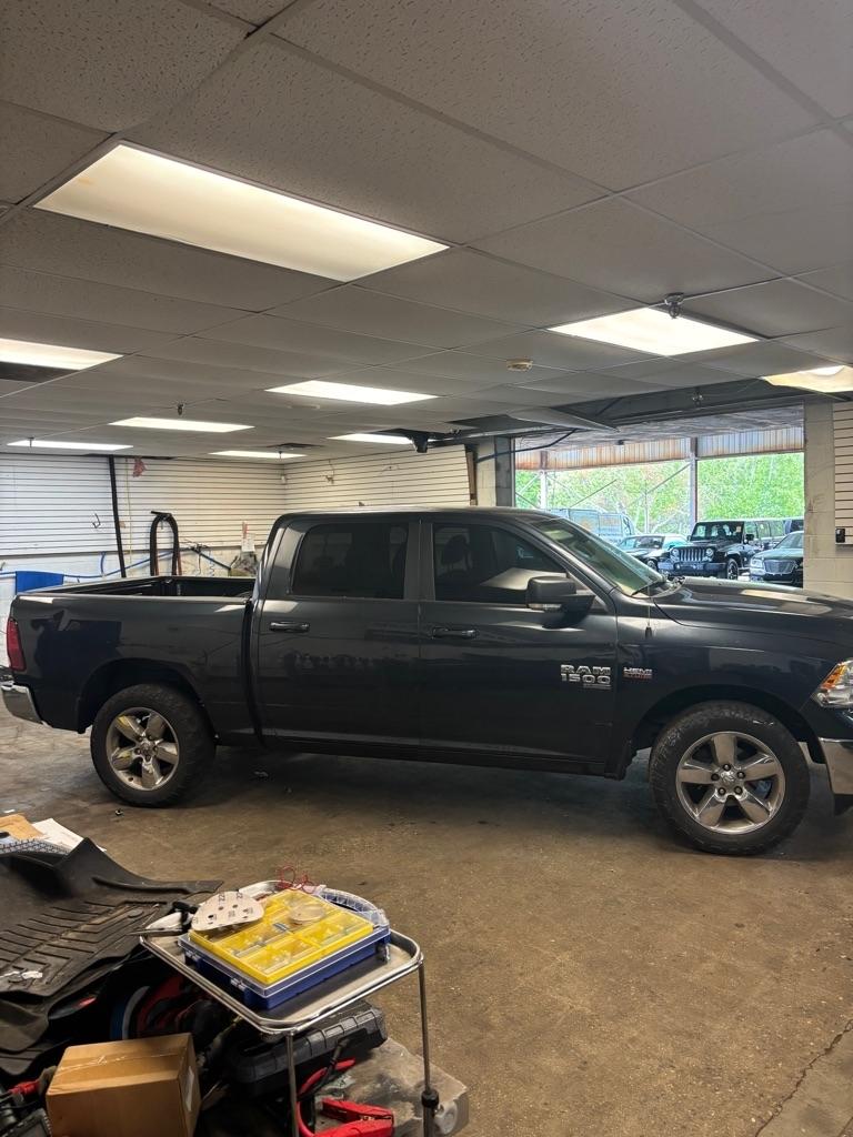 RAM 1500 Classic Tradesman Crew Cab SWB 4WD 2019