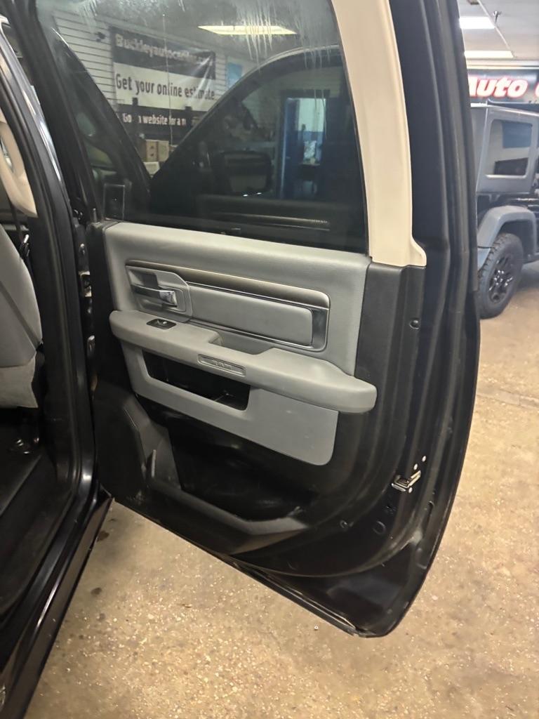 RAM 1500 Classic Tradesman Crew Cab SWB 4WD 2019