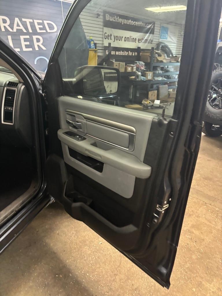 RAM 1500 Classic Tradesman Crew Cab SWB 4WD 2019