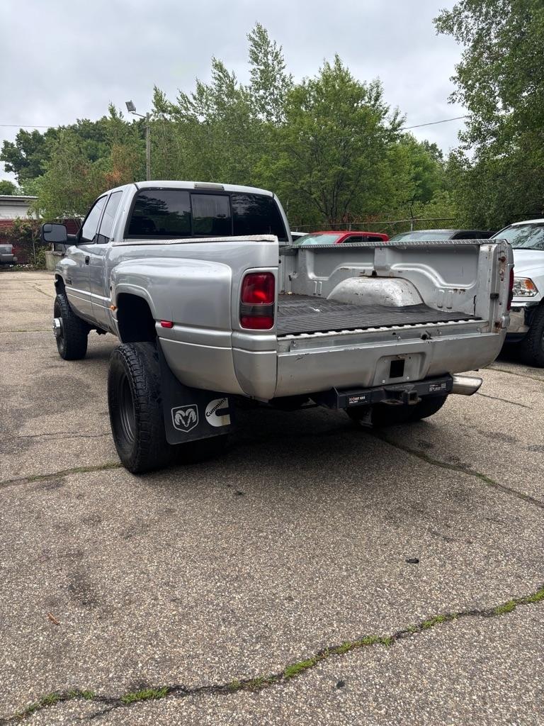 Dodge Ram 3500 SLT Quad Cab 4WD 2002