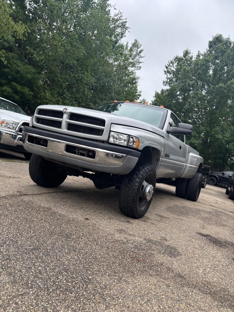 Dodge Ram 3500 SLT Quad Cab 4WD 2002