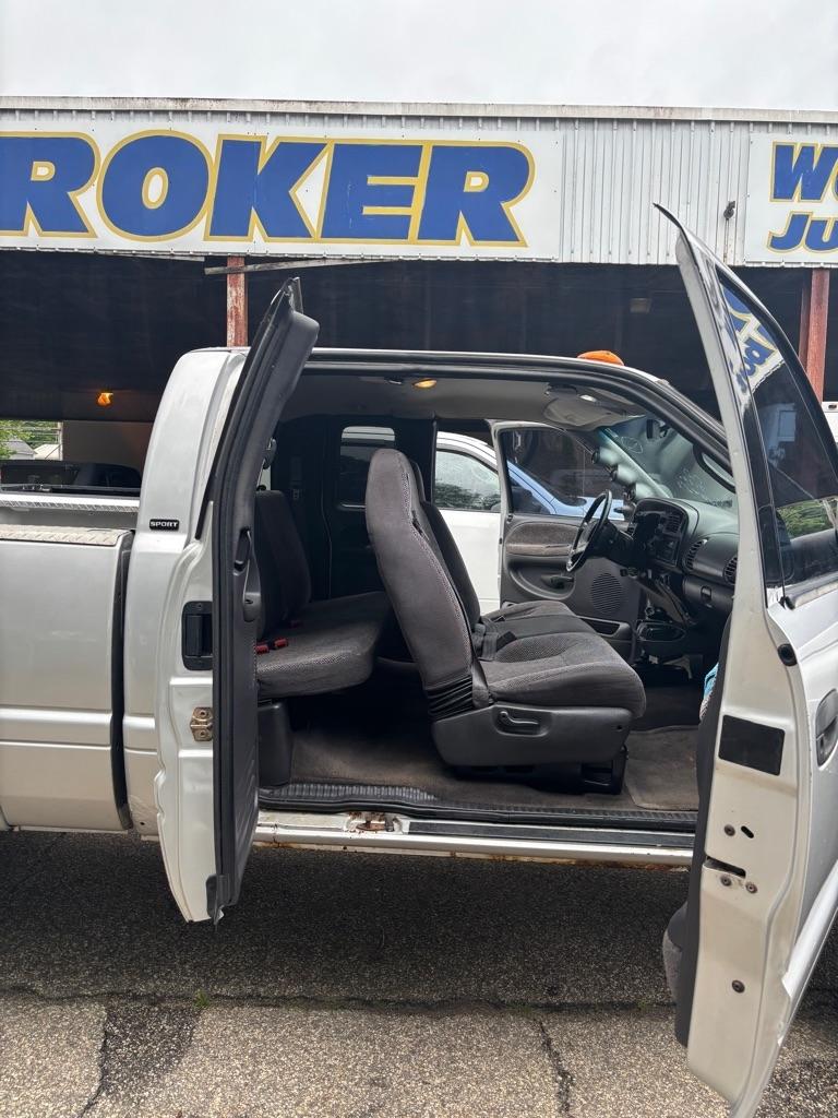 Dodge Ram 3500 SLT Quad Cab 4WD 2002