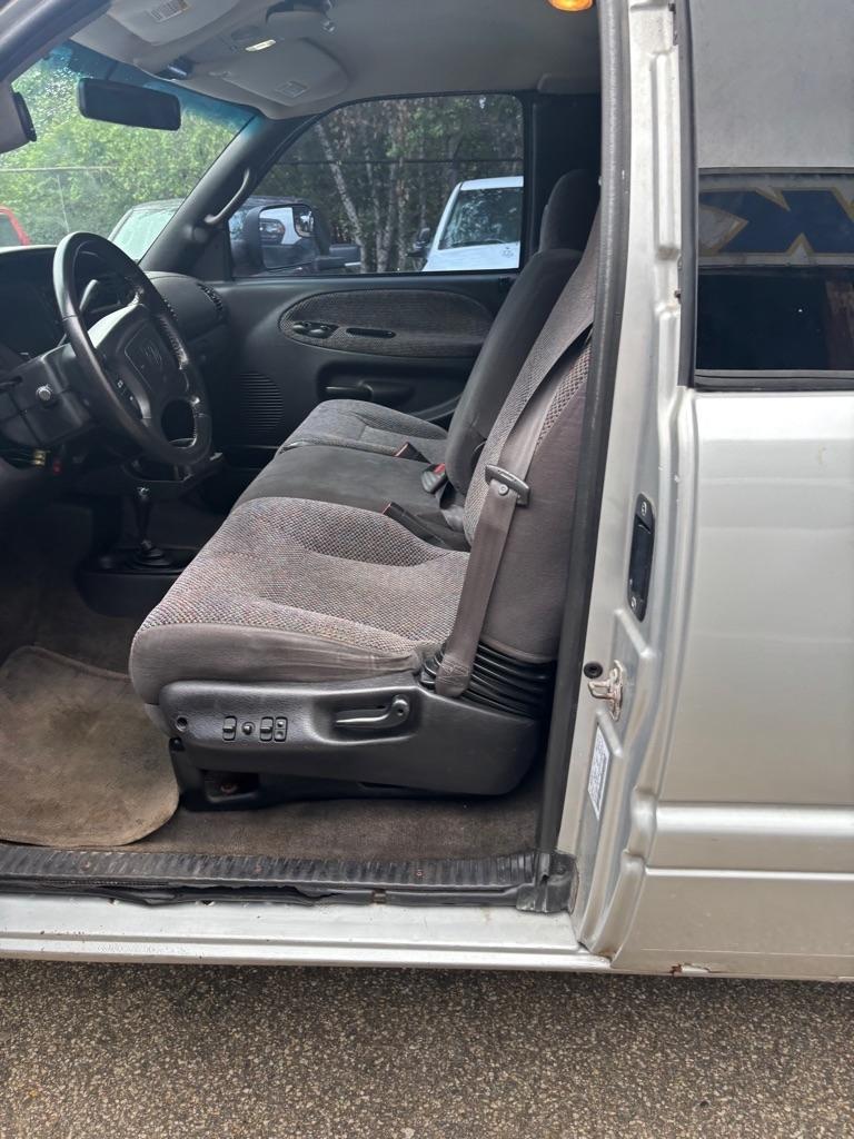 Dodge Ram 3500 SLT Quad Cab 4WD 2002