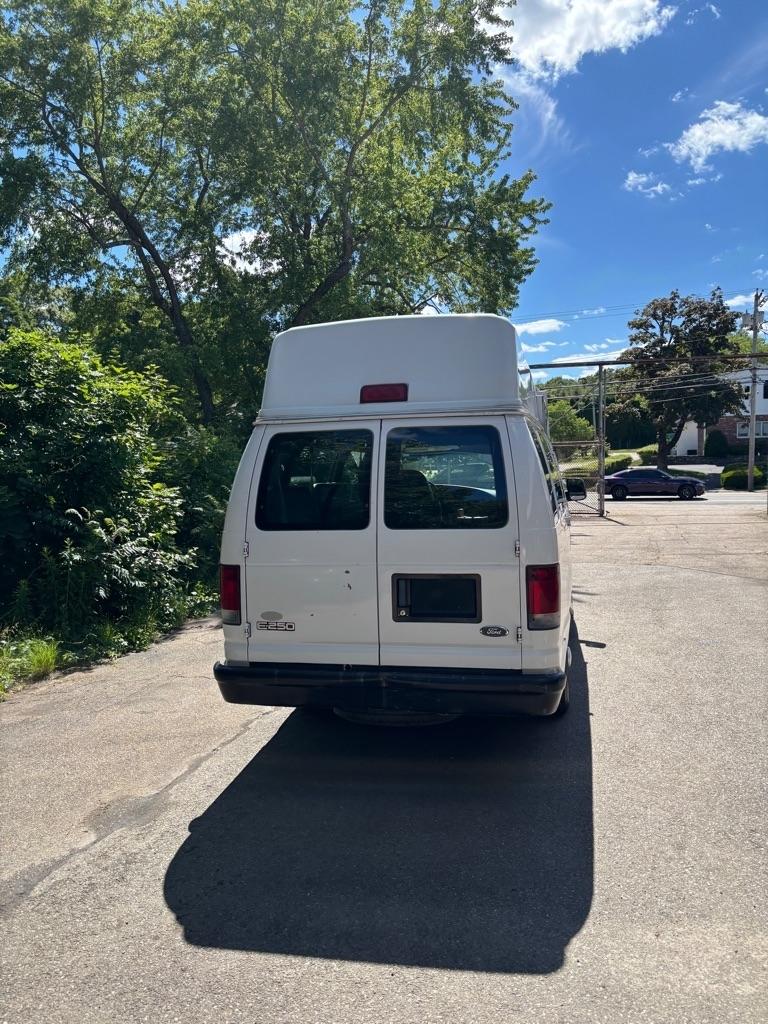 Ford Econoline E-250 Extended 2005