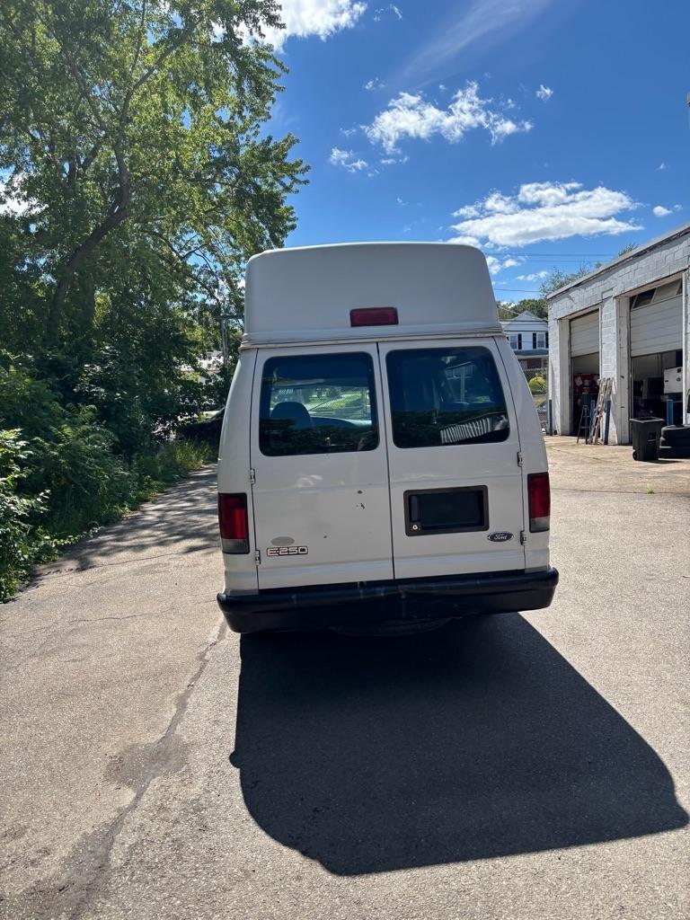 Ford Econoline E-250 Extended 2005