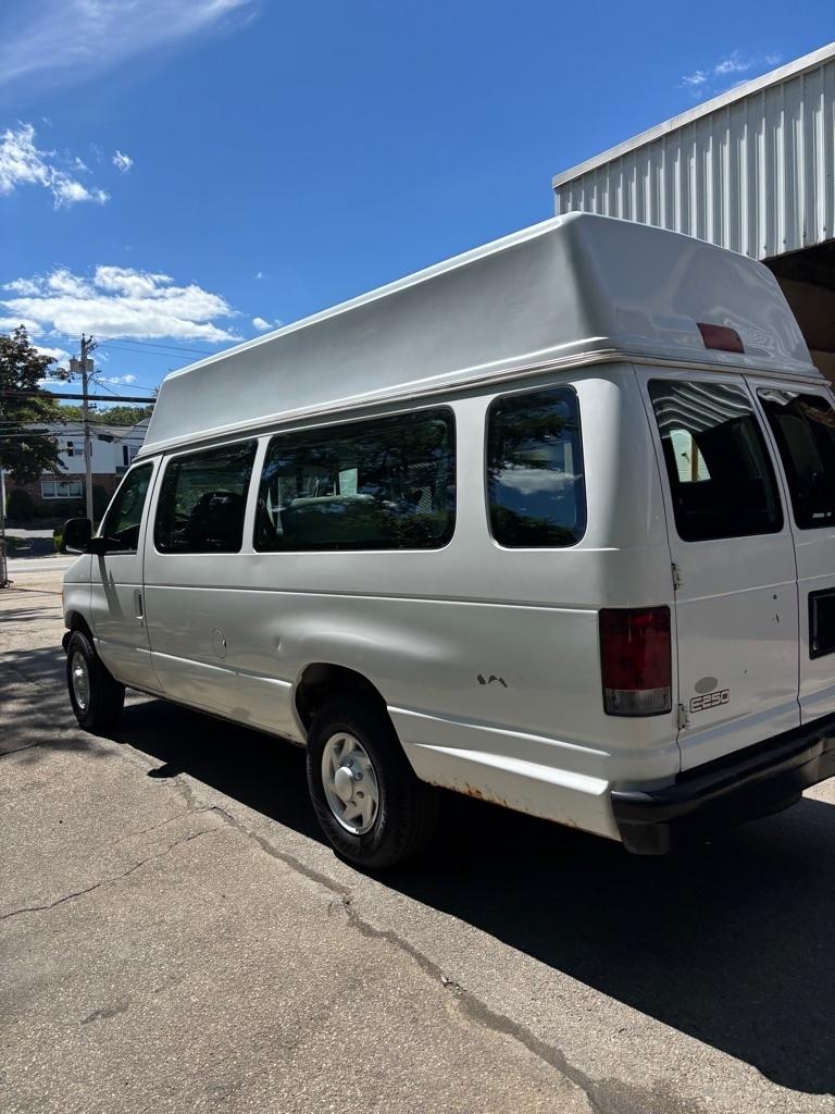 Ford Econoline E-250 Extended 2005