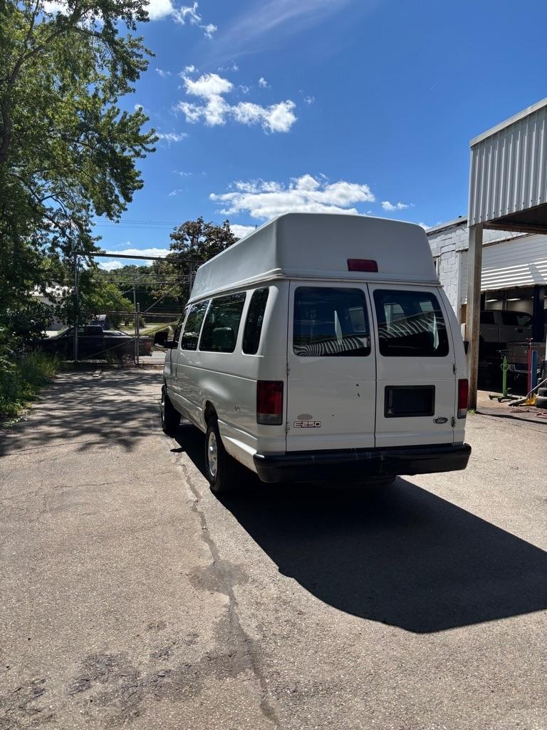 Ford Econoline E-250 Extended 2005