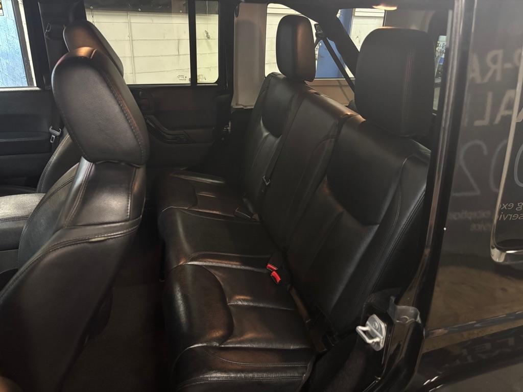 Jeep Wrangler Unlimited Sahara 4WD 2015
