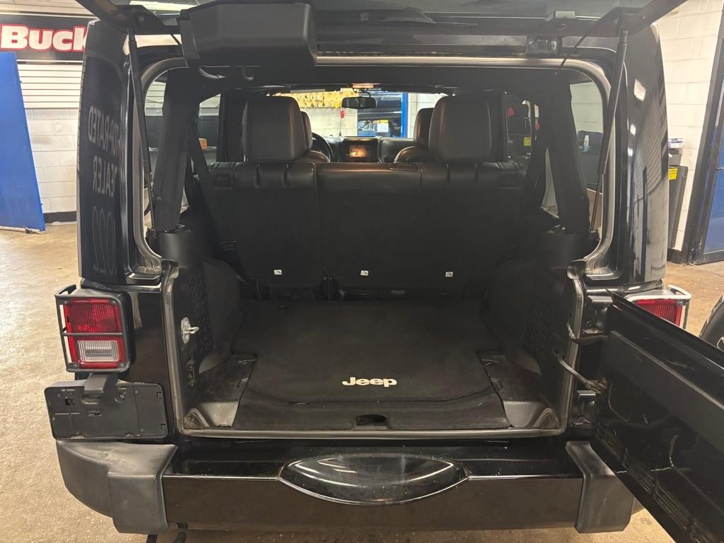 Jeep Wrangler Unlimited Sahara 4WD 2015