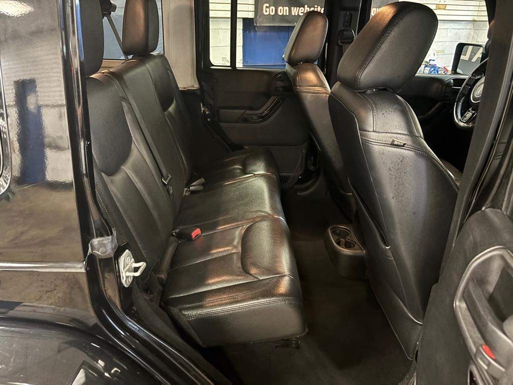 Jeep Wrangler Unlimited Sahara 4WD 2015