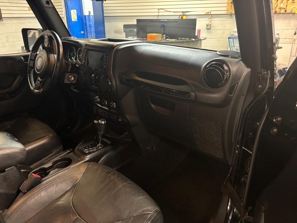 Jeep Wrangler Unlimited Sahara 4WD 2015
