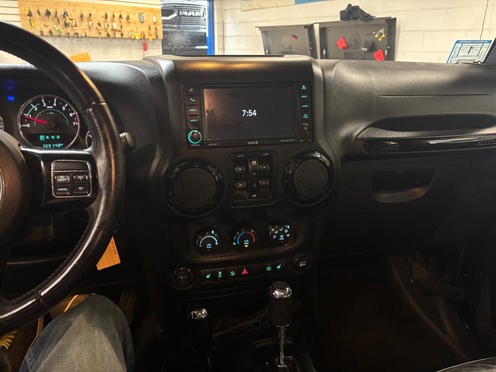 Jeep Wrangler Unlimited Sahara 4WD 2015