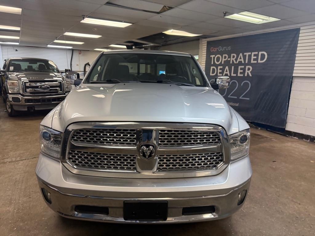 RAM 1500 Laramie Crew Cab SWB 4WD 2015