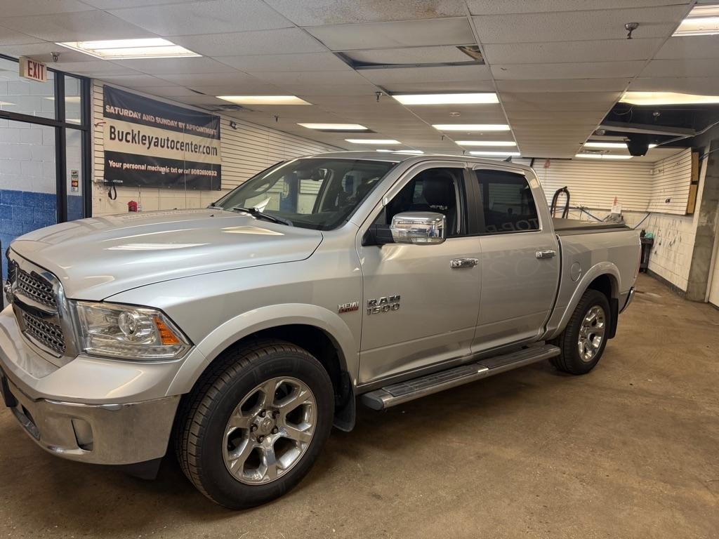 RAM 1500 Laramie Crew Cab SWB 4WD 2015