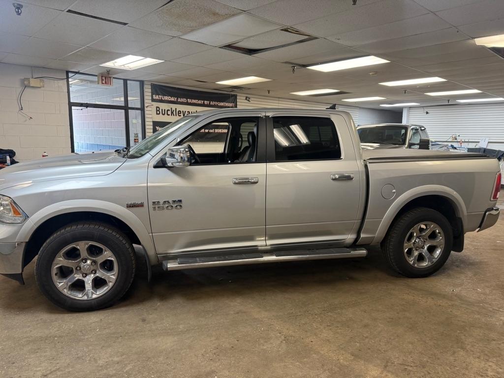 RAM 1500 Laramie Crew Cab SWB 4WD 2015