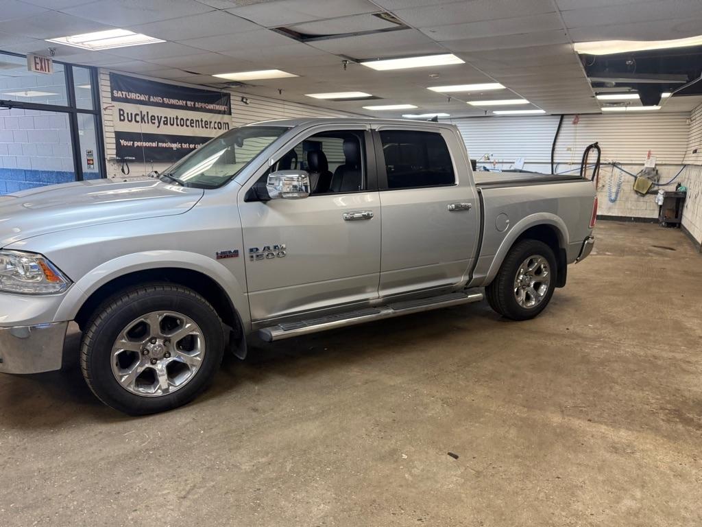 RAM 1500 Laramie Crew Cab SWB 4WD 2015