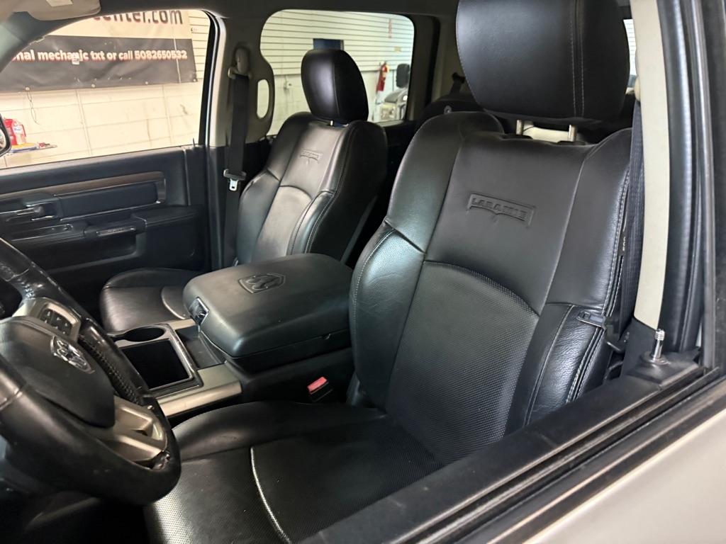 RAM 1500 Laramie Crew Cab SWB 4WD 2015