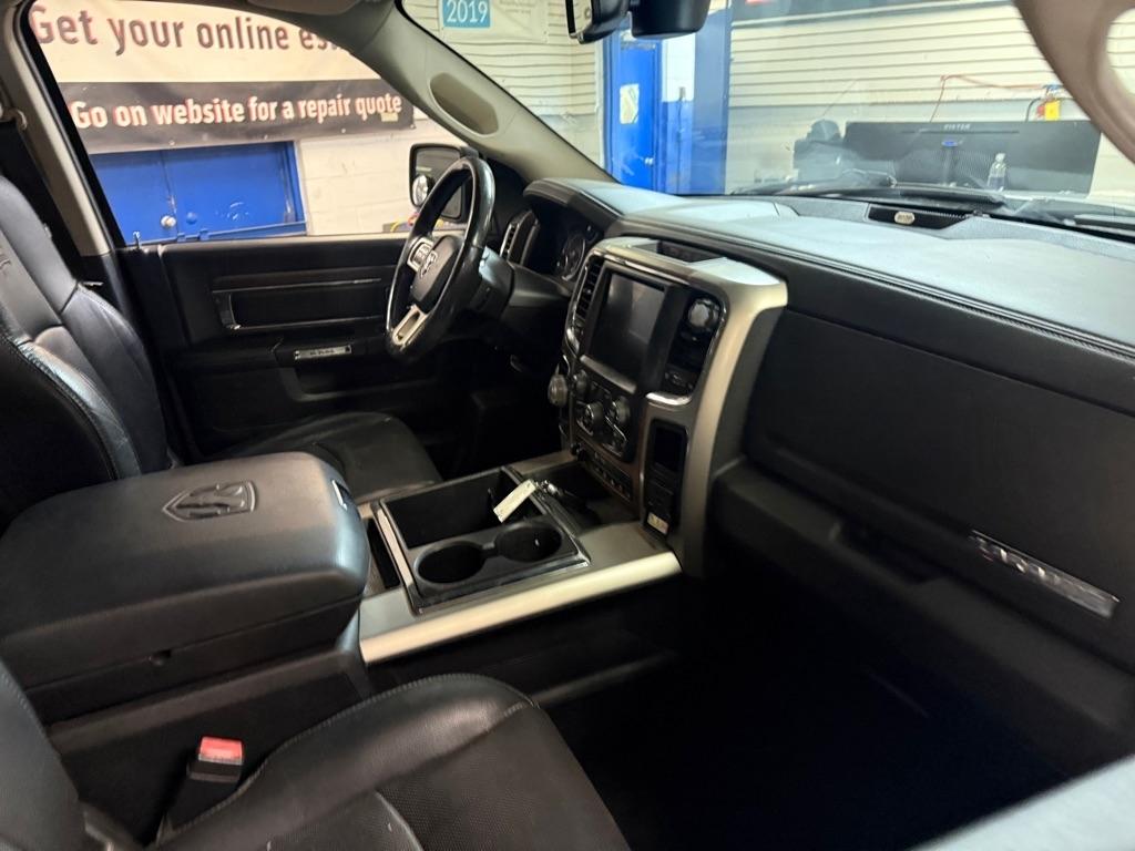 RAM 1500 Laramie Crew Cab SWB 4WD 2015