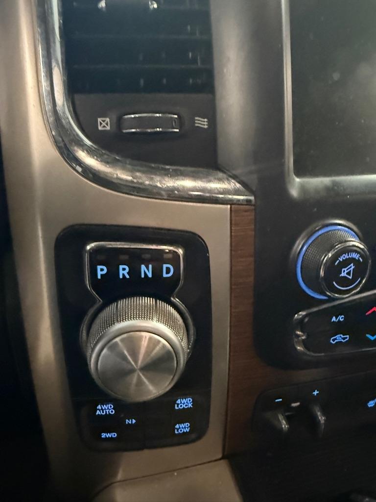RAM 1500 Laramie Crew Cab SWB 4WD 2015
