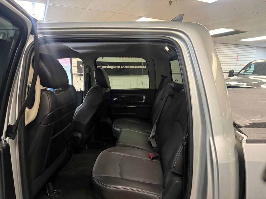 RAM 1500 Laramie Crew Cab SWB 4WD 2015