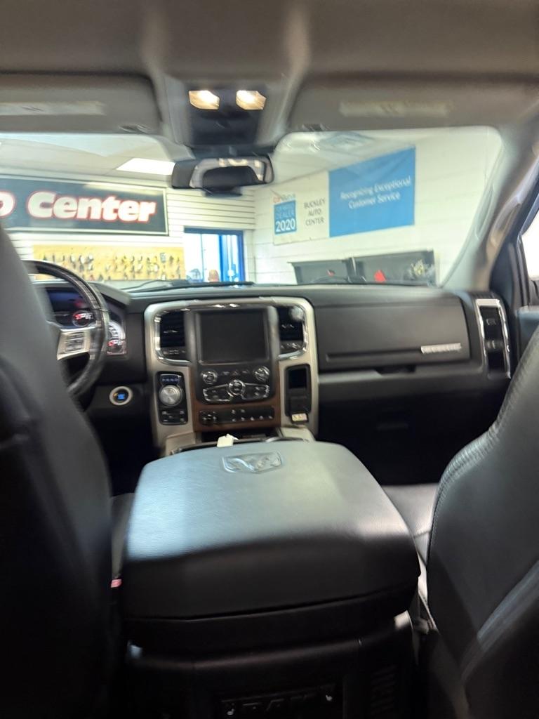 RAM 1500 Laramie Crew Cab SWB 4WD 2015