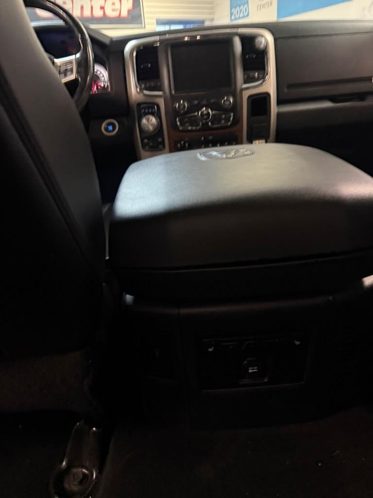 RAM 1500 Laramie Crew Cab SWB 4WD 2015