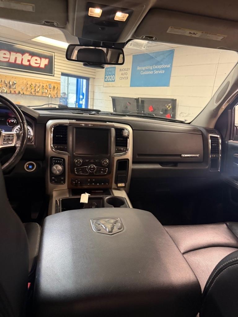RAM 1500 Laramie Crew Cab SWB 4WD 2015