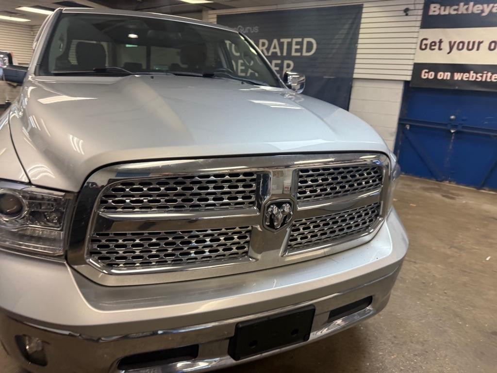 RAM 1500 Laramie Crew Cab SWB 4WD 2015