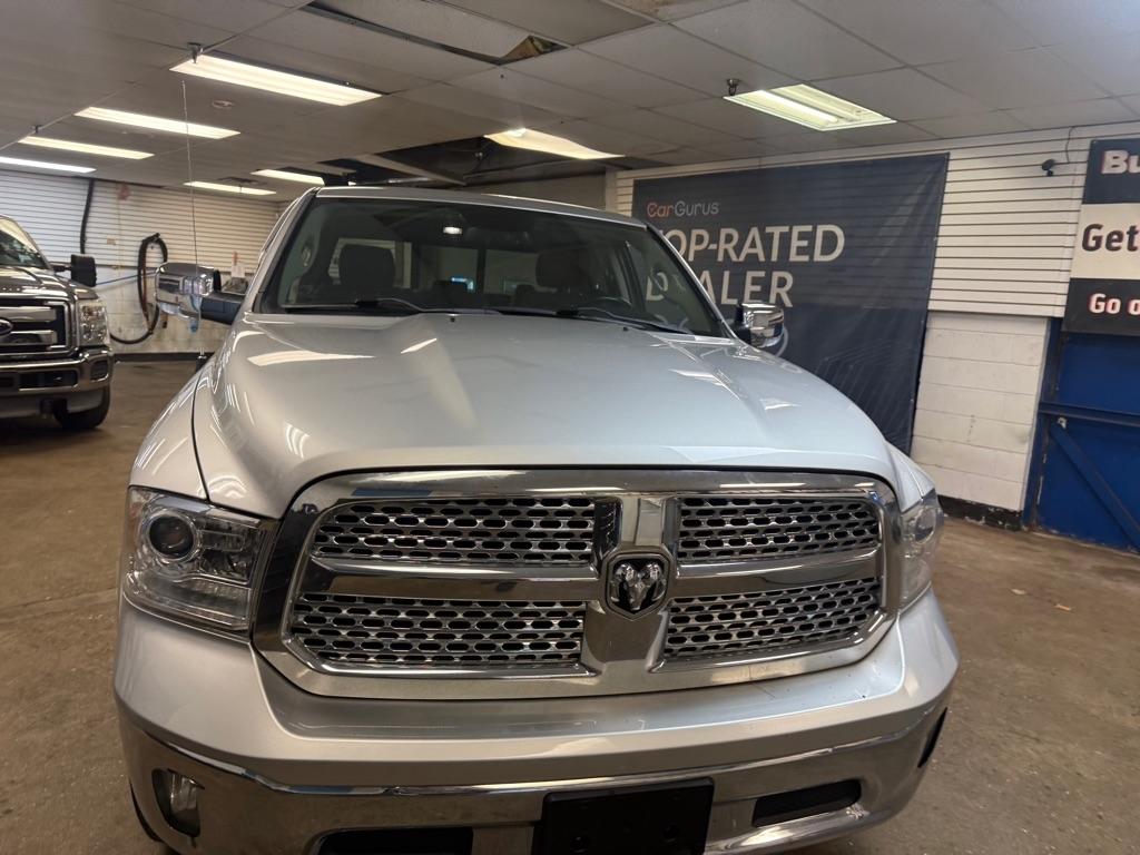 RAM 1500 Laramie Crew Cab SWB 4WD 2015