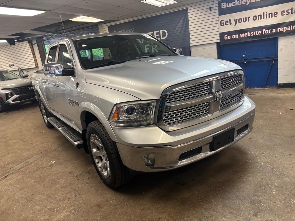 RAM 1500 Laramie Crew Cab SWB 4WD 2015