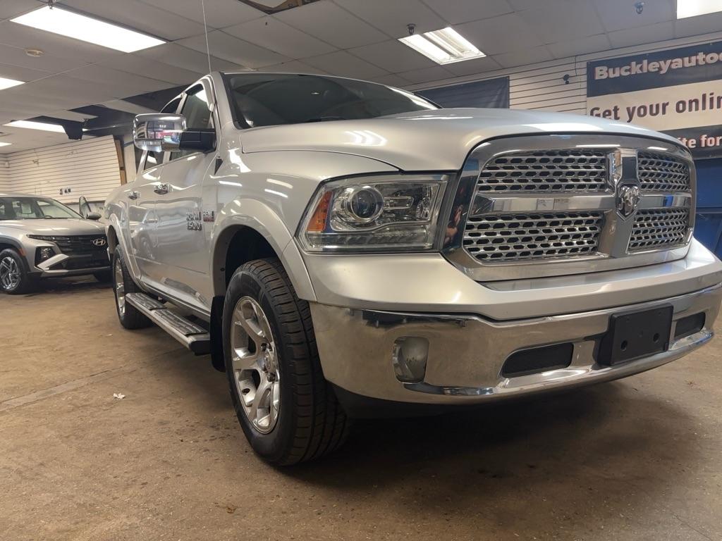 RAM 1500 Laramie Crew Cab SWB 4WD 2015