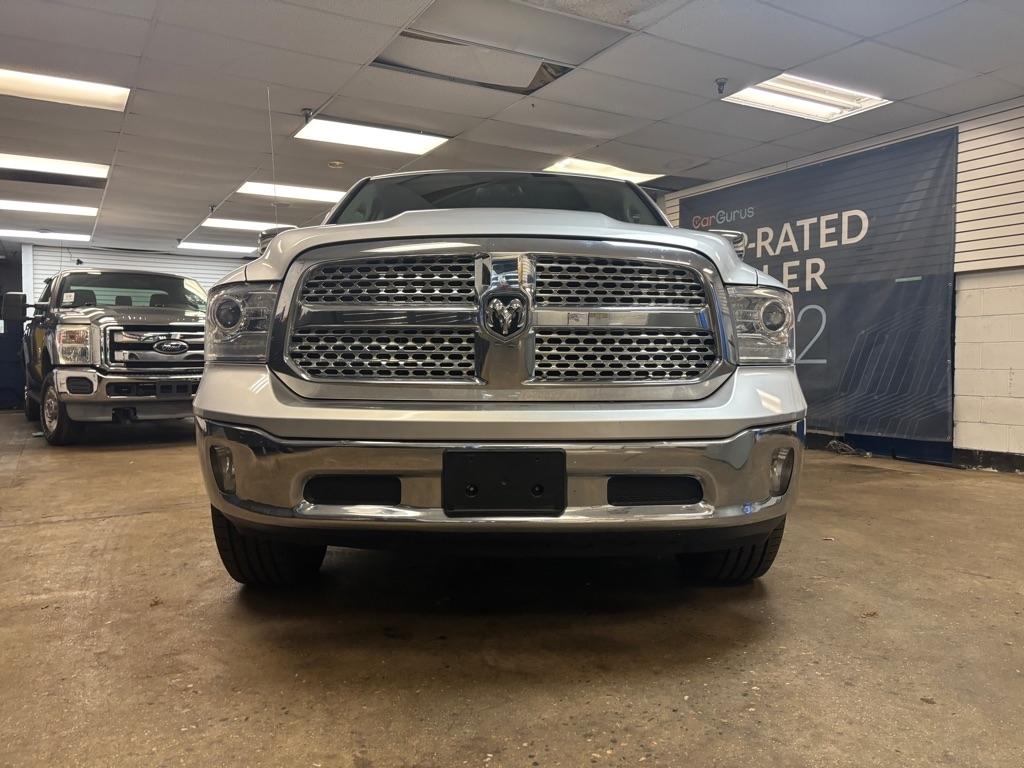 RAM 1500 Laramie Crew Cab SWB 4WD 2015